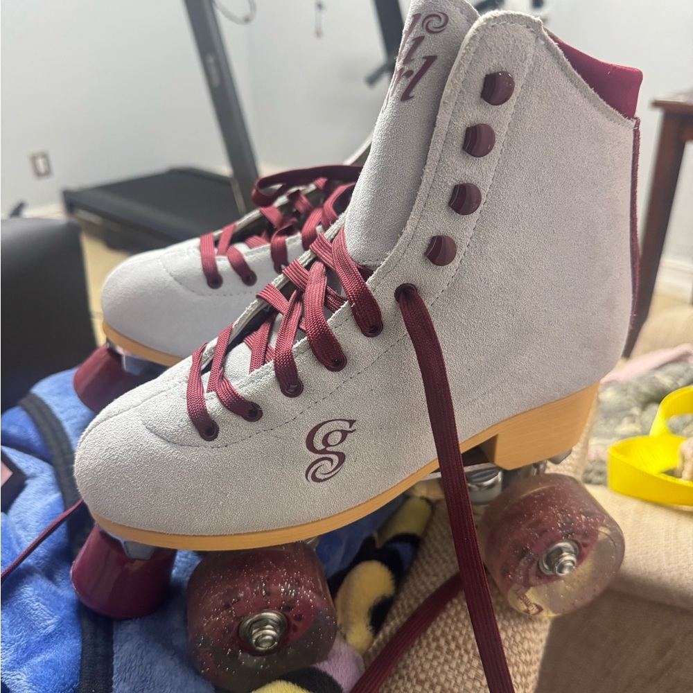 Classic Kids Roller Skate - Light Gray and Burgundy